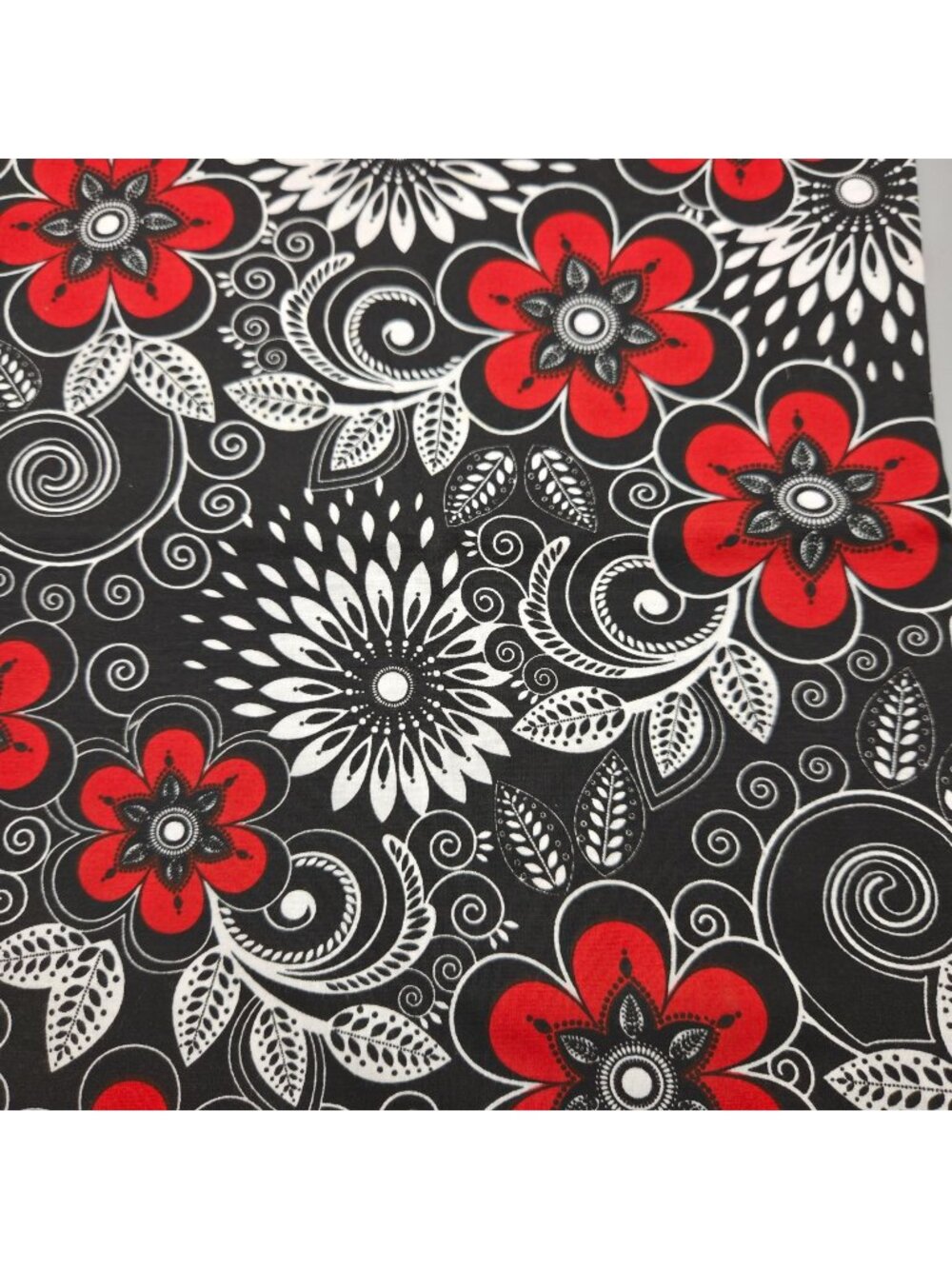 RJR FabricsFloral Cotton Quilting Fabric Out of Print Retro Flower Swirls 1 Yard